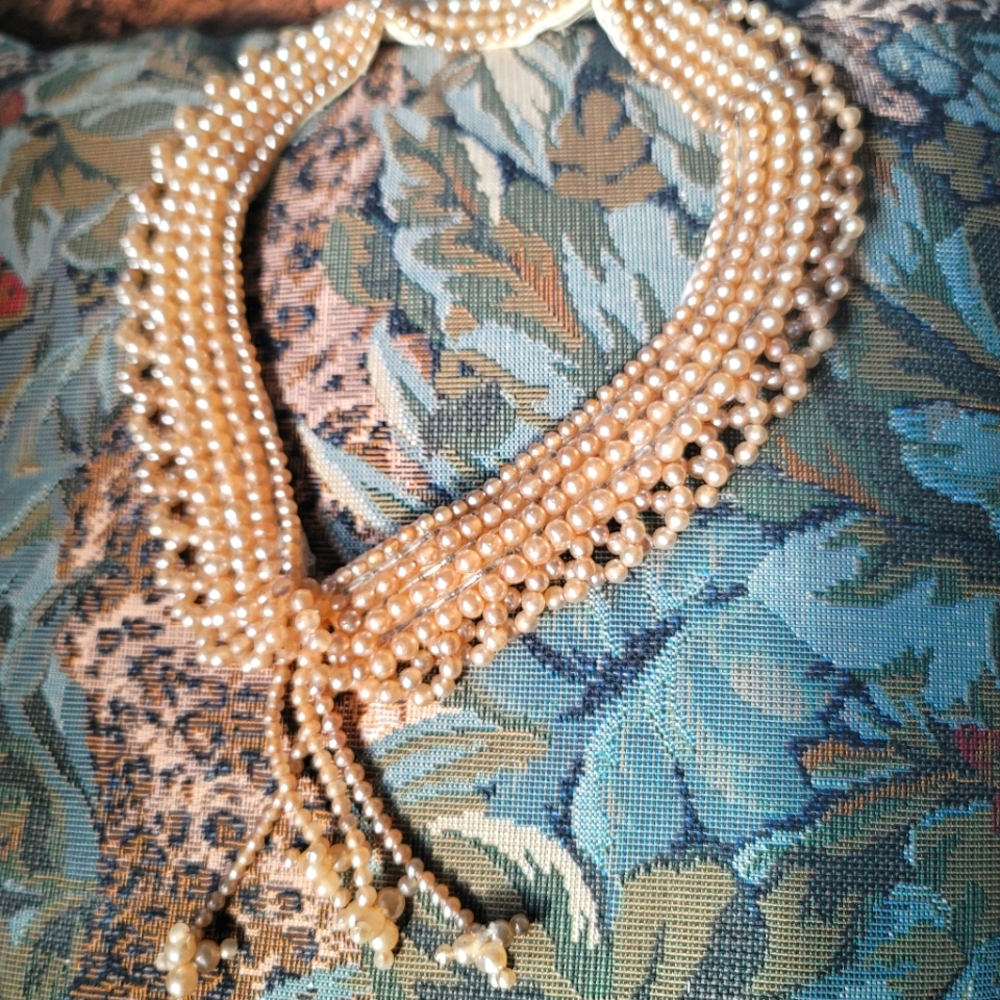 Vintage, probably 1950s, pearl collar, rich bisque color.
